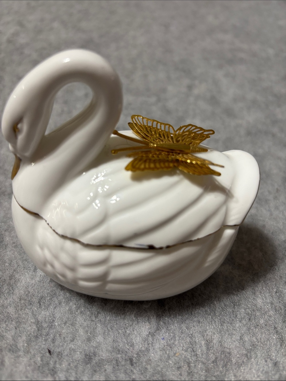 VINTAGE LEFTON BONE CHINA SWAN WHITE TRINKET BOX GOLD BUTTERFLY TRIM 1987 05986 - Picture 8 of 11